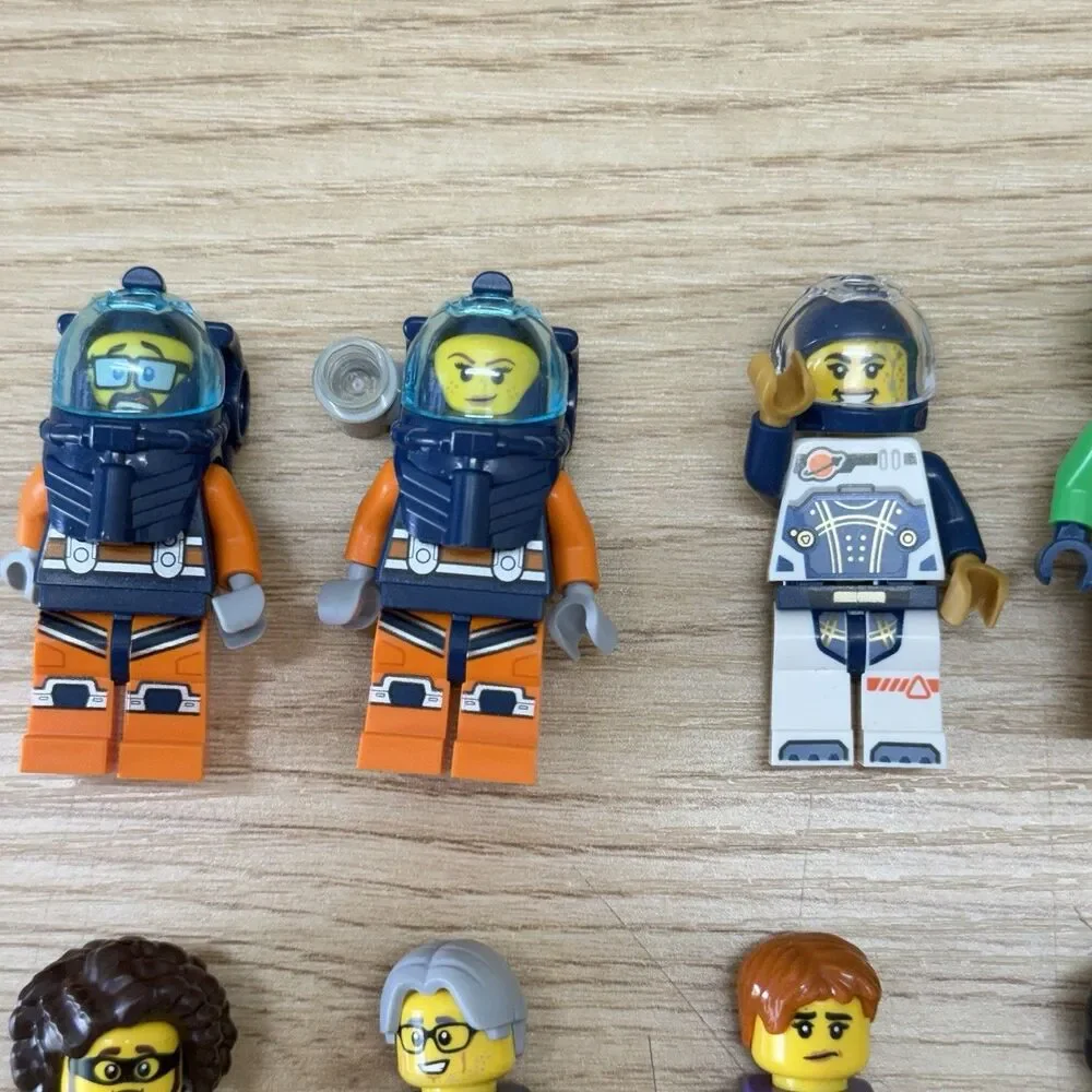 Lego Minifigures Lot Of 10 Lego City Baby Astronaut Police Diver Bulk Bundle - Picture 5 of 5